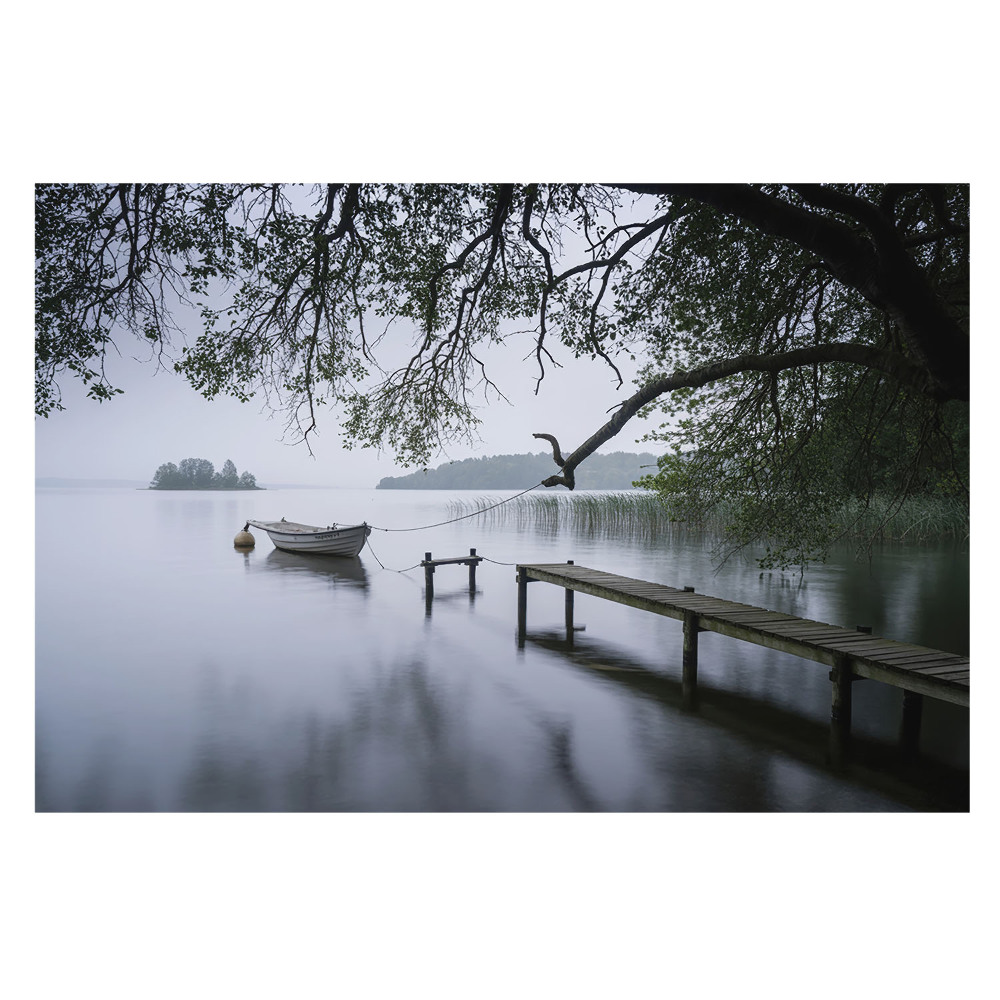 Fototapeta na zeď s motivem klidné vodní hladiny vytvářející přirozenou relaxační atmosféru