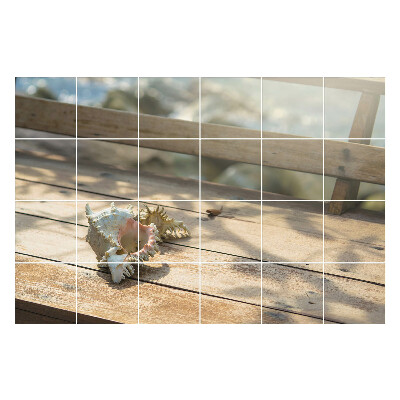 Samolepka na dlaždice Mušle na dřevěném pozadí