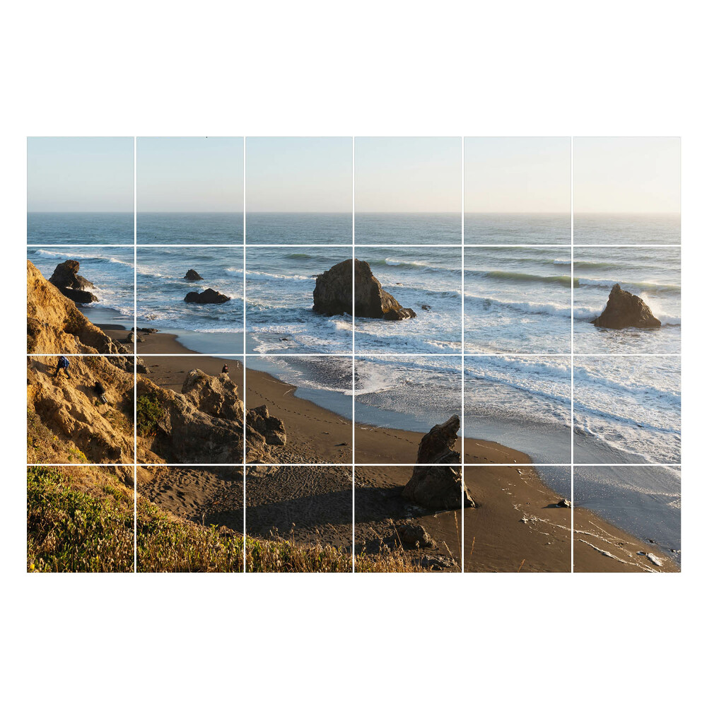 Samolepka na dlaždice Pláž s kameny a vlnami