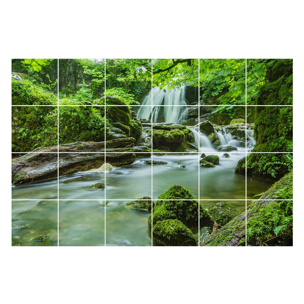 Samolepka na dlaždice Vodopád v zeleném lese