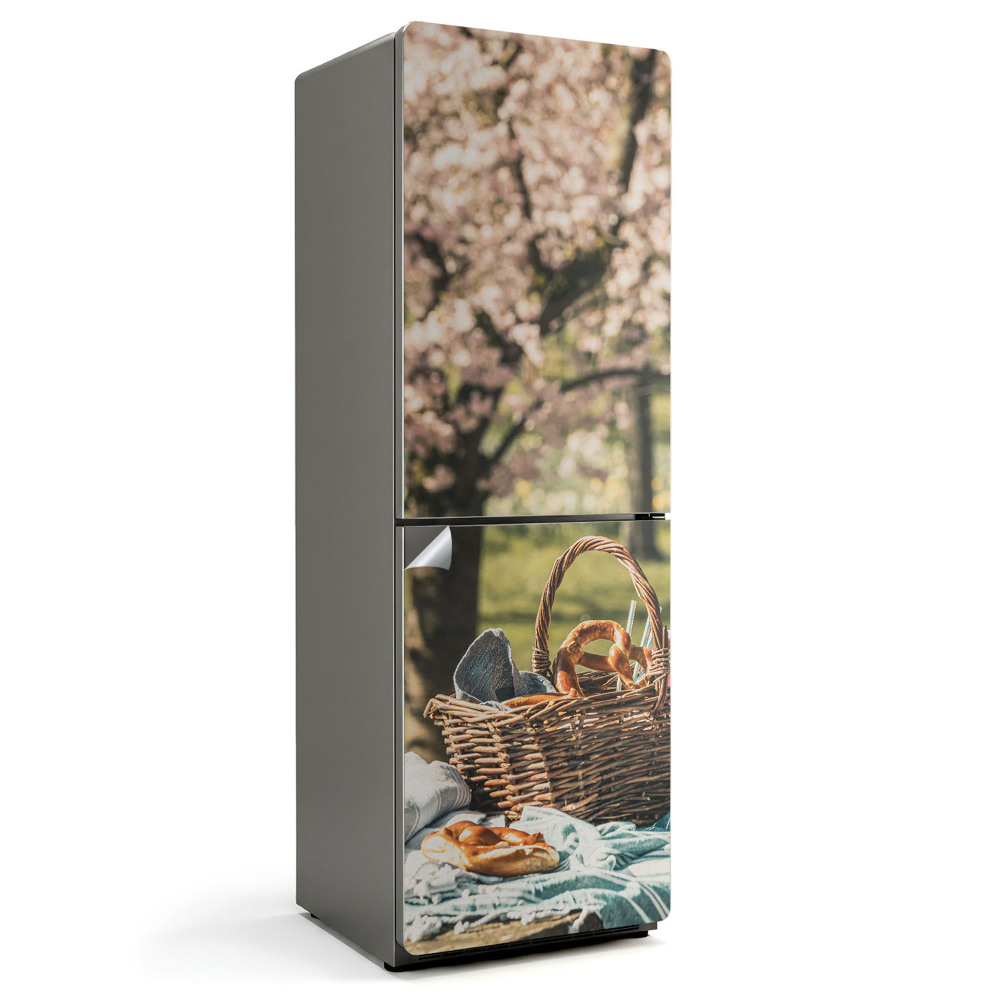 Samolepka na lednici Piknikový koš obklopený stromy