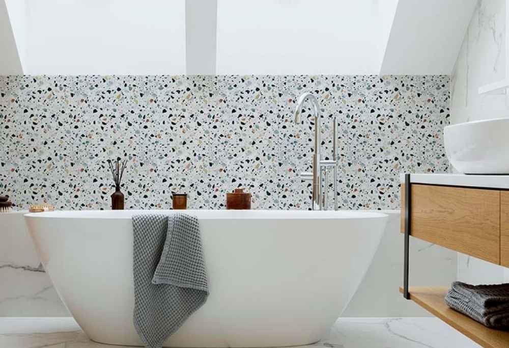 Stylová koupelna za hodinu - samolepky na obklady a vinylové panely